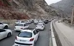 جاده کندوان در محدوده سیاه بیشه و کمرزرد صبح امروز بر اثر سقوط سنگ بسته...